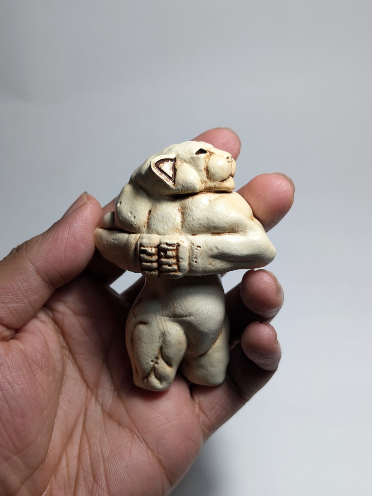 Guennol Lioness - Image 3